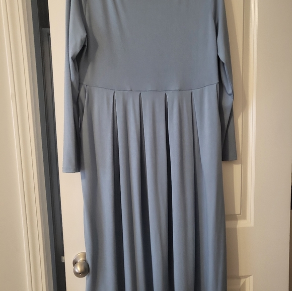 West Kei Boatneck Long Sleeve Midi Dress in Blue Sea - Picture 2 of 7